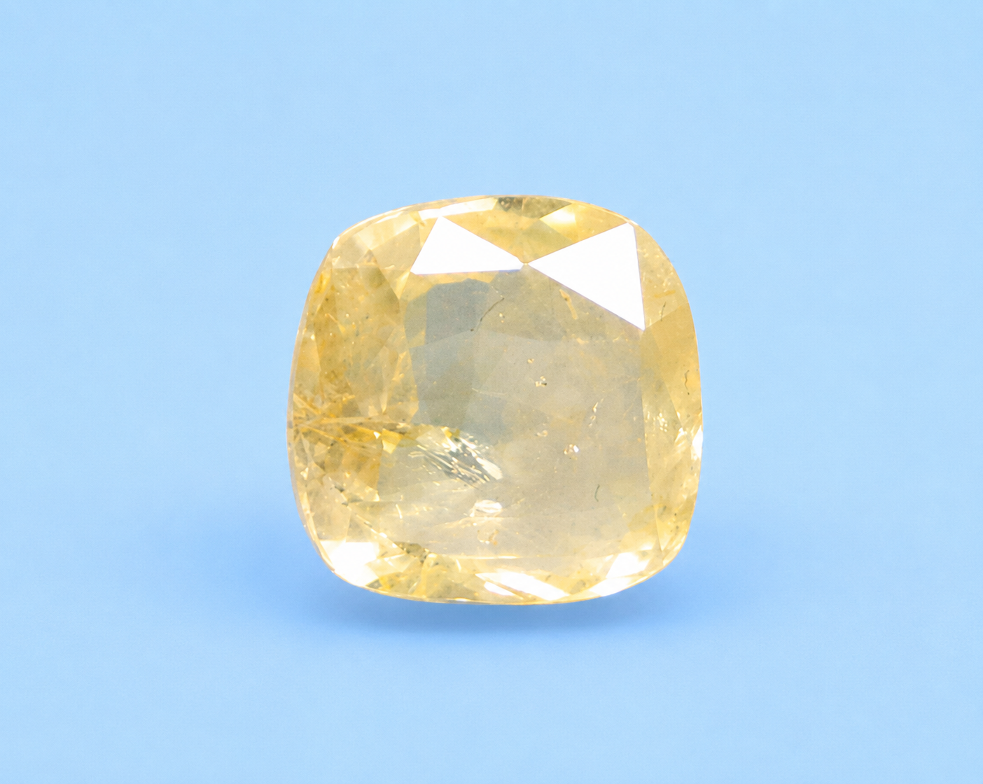 Yellow Sapphire (Pukhraj) 4.24 Ct