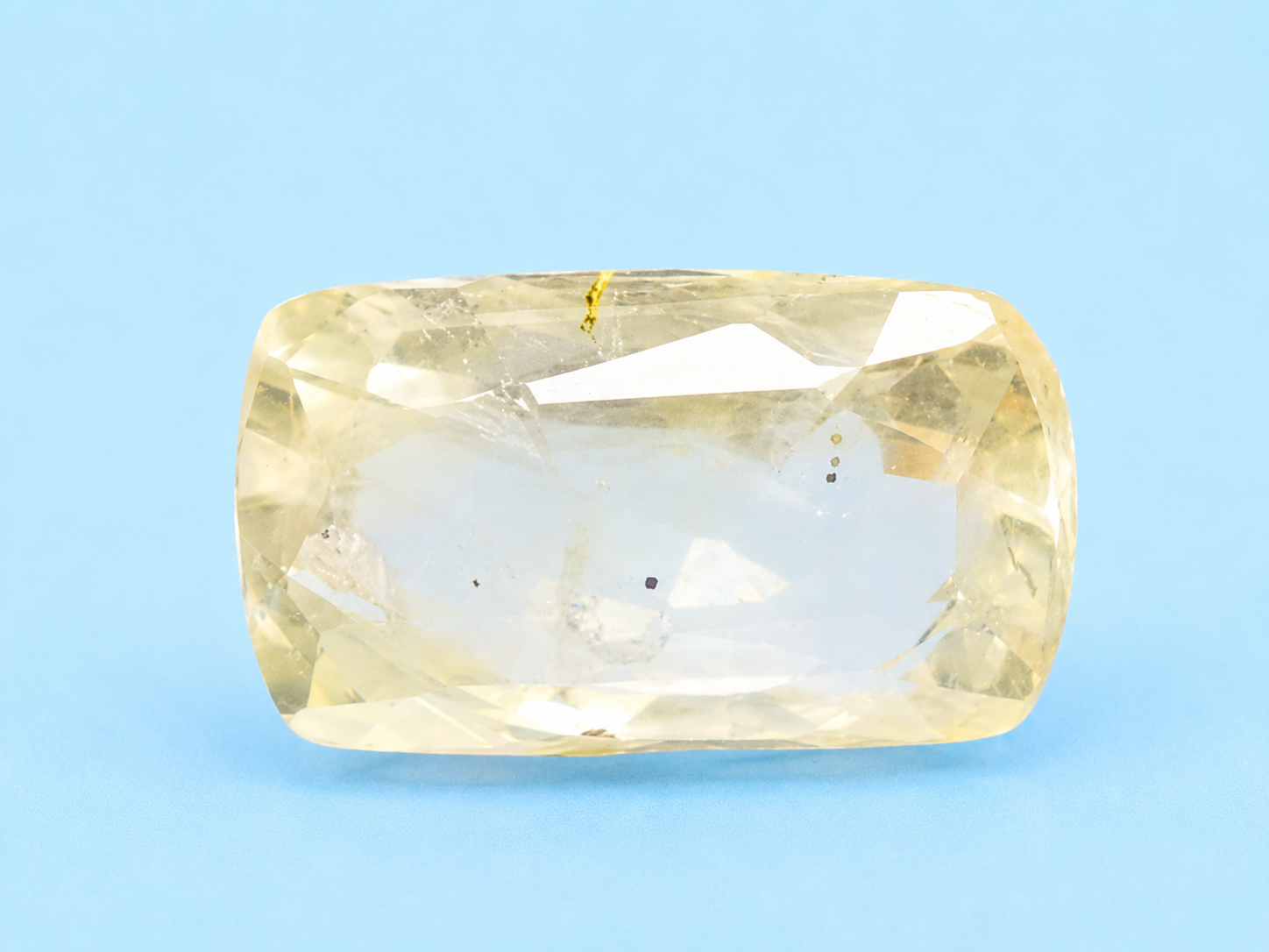 Yellow Sapphire (Pukhraj) 5.08 Ct