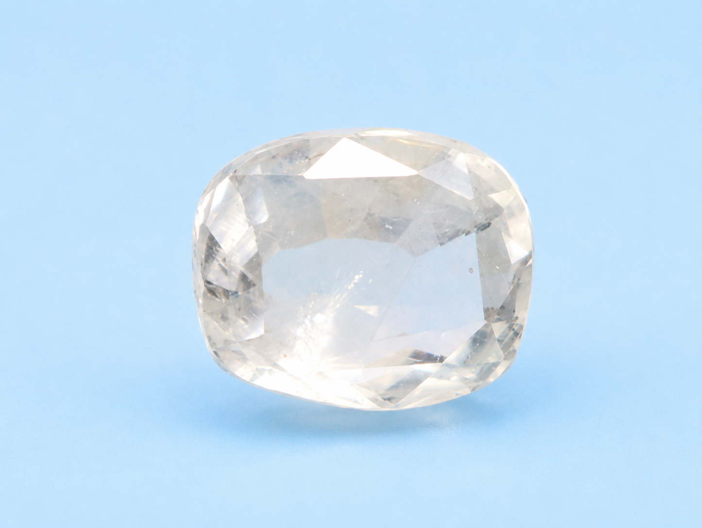 Yellow Sapphire (Pukhraj) 3.26 Ct