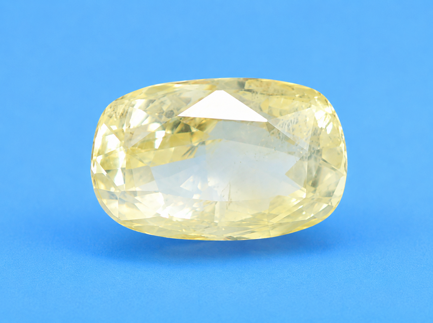 Yellow Sapphire (Pukhraj) 4.03 Ct