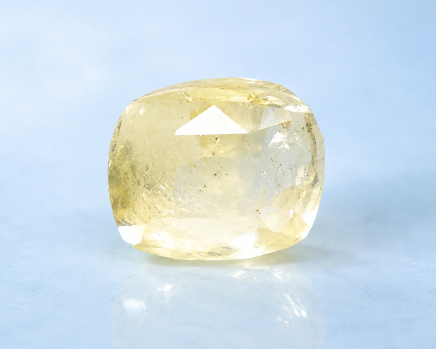 Yellow Sapphire (Pukhraj) 2.93 Ct